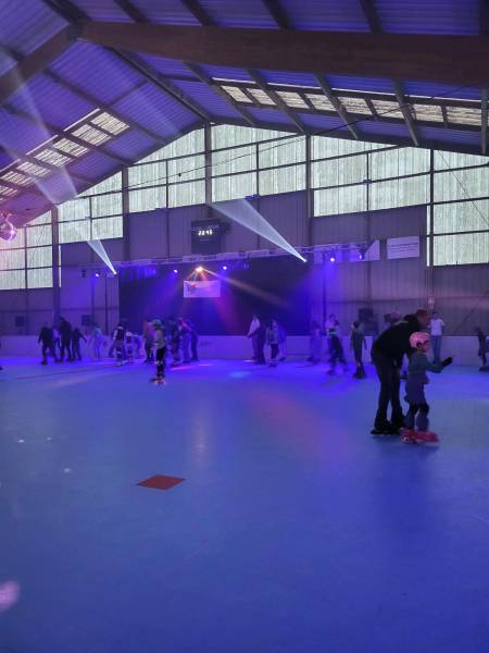 CPH Distribution Participe à la Soirée 90-2000 en Soutien aux Restos du Cœur