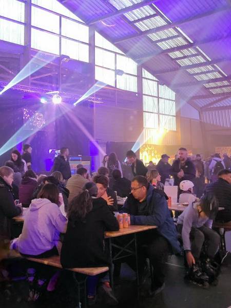 CPH Distribution Participe à la Soirée 90-2000 en Soutien aux Restos du Cœur